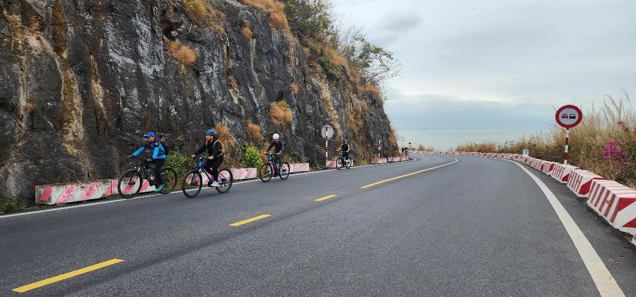 Slow cycling through scenic routes